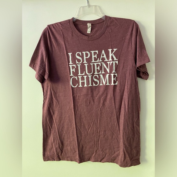 Tops - Joke T-shirt “I speak fluent chisme”